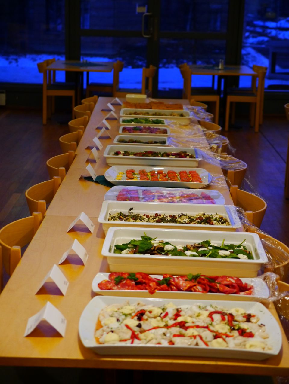 Food<em>soon</em>served” /></a></p>
<p>And food was eaten, and people were happy 🙂<br />
<a href=